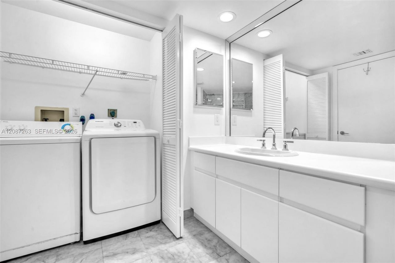 16485 Collins Ave, Unit 2136, Sunny Isles Beach, FL 33160 Photo