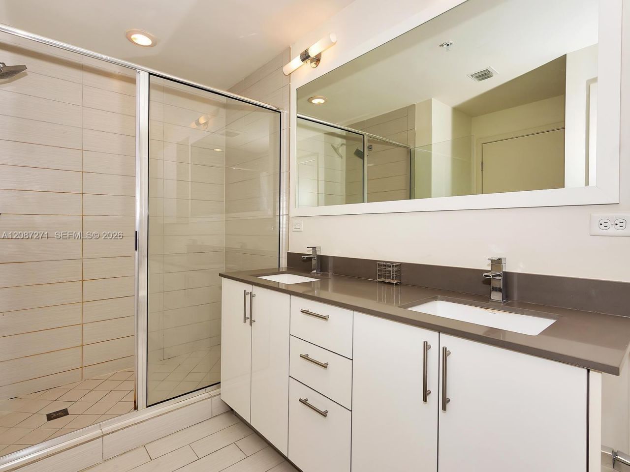 999 SW 1st Ave, Unit 2512, Miami, FL 33130 Photo