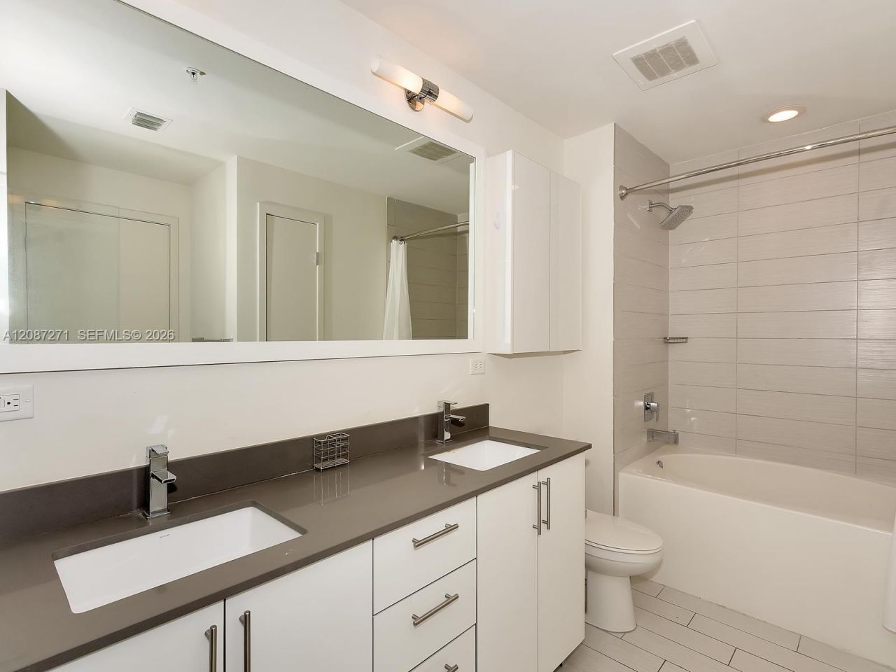 999 SW 1st Ave, Unit 2512, Miami, FL 33130 Photo