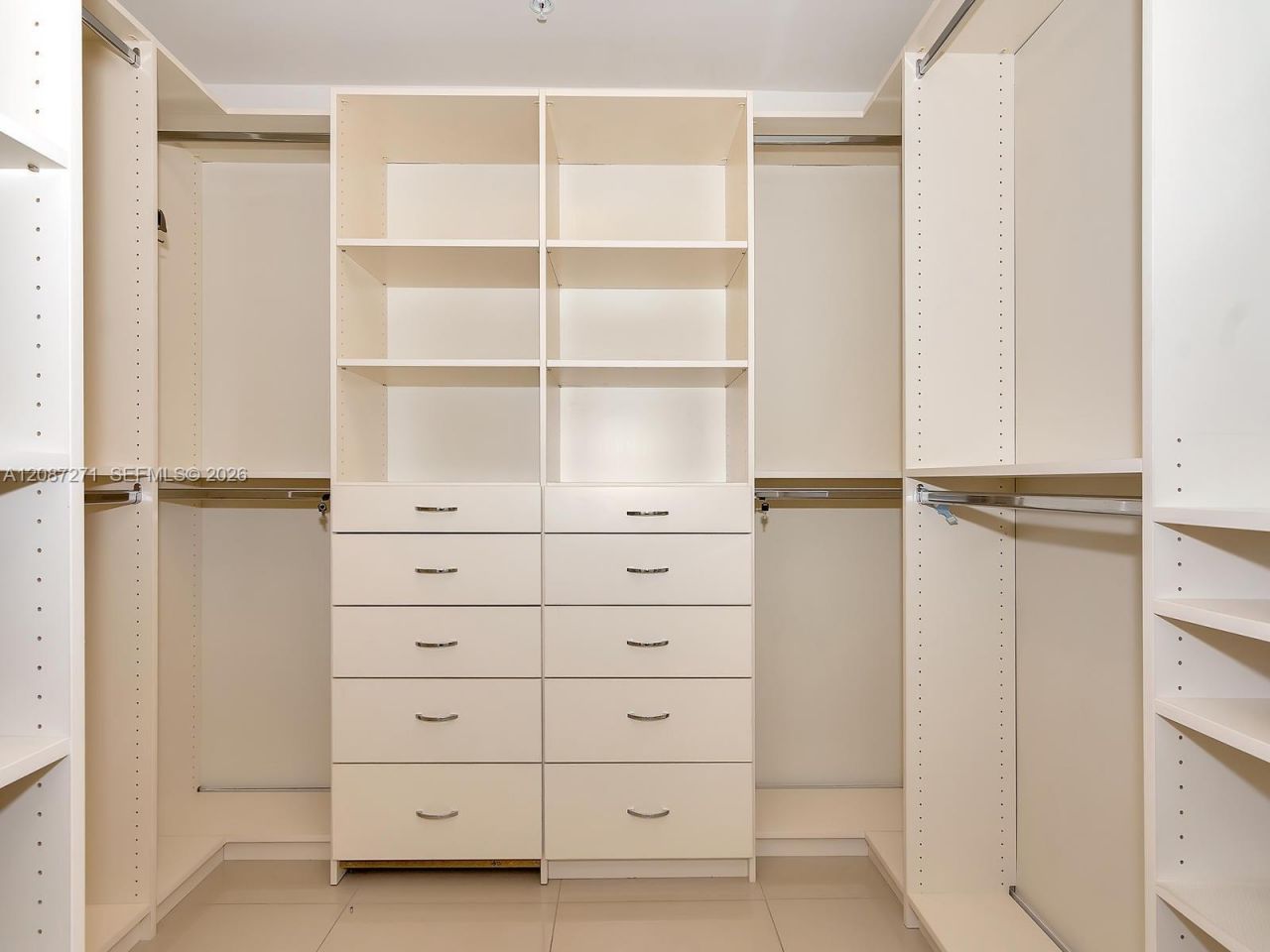 999 SW 1st Ave, Unit 2512, Miami, FL 33130 Photo