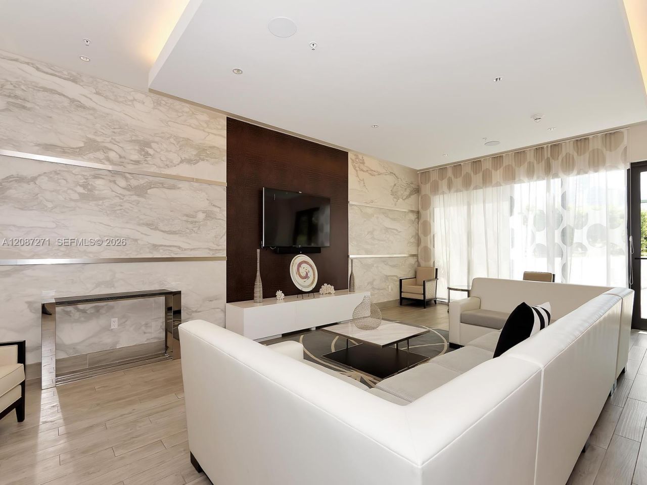 999 SW 1st Ave, Unit 2512, Miami, FL 33130 Photo