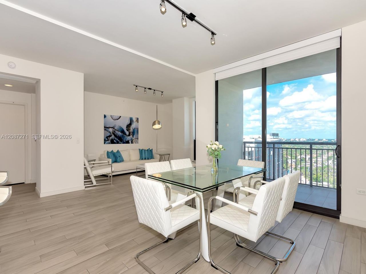 999 SW 1st Ave, Unit 2512, Miami, FL 33130 Photo