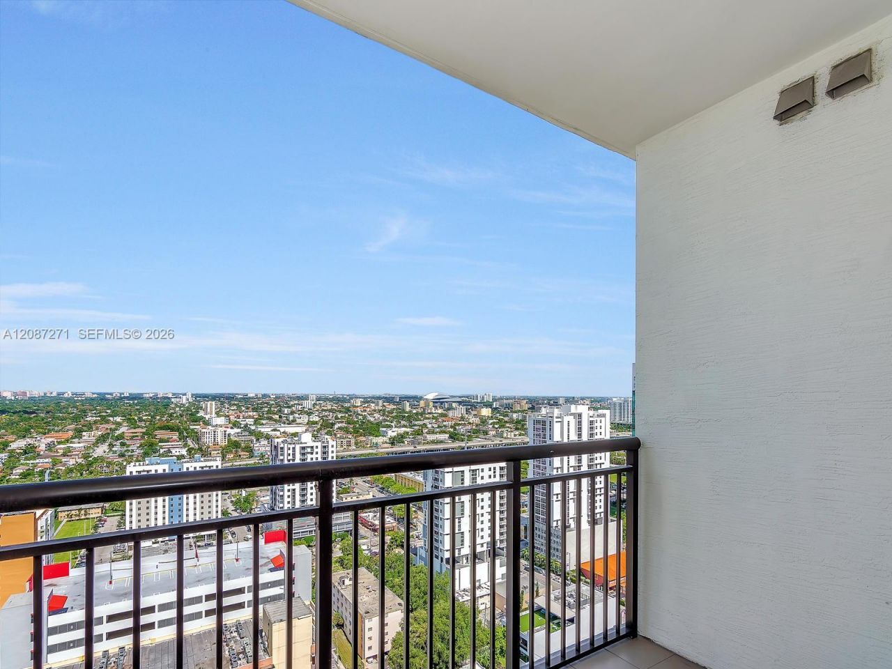 999 SW 1st Ave, Unit 2512, Miami, FL 33130 Photo