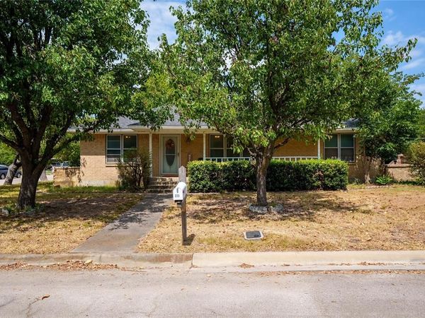 223 Hillcrest Street, Sanger, TX 76266