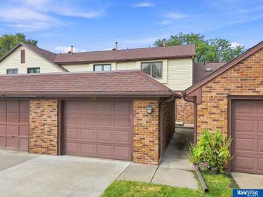 7008 Shamrock Road, Lincoln, NE 68506