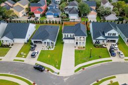 1613 Seachase Way photo 4
