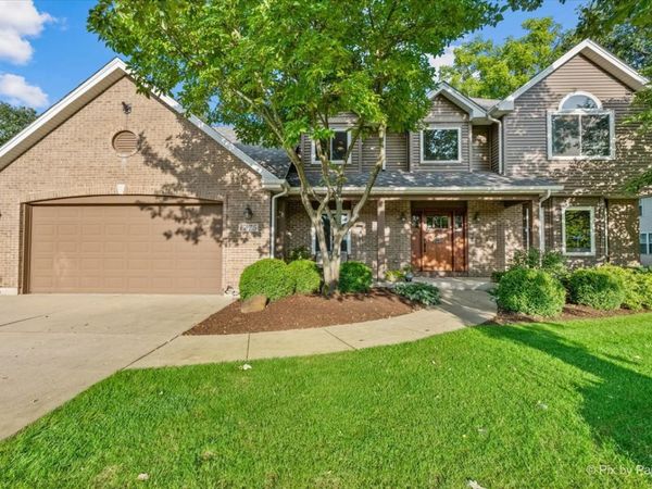 1775 Illinois Street , Roselle, IL 60172