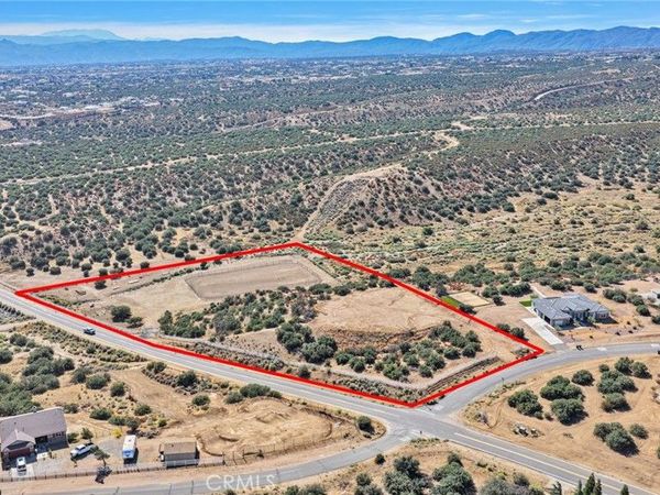 8089 Arrowhead, Phelan, CA 92371