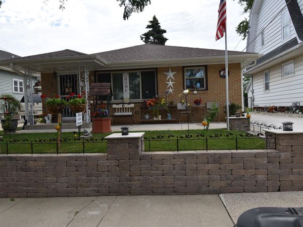 609 Blaine Ave, Racine, WI 53405