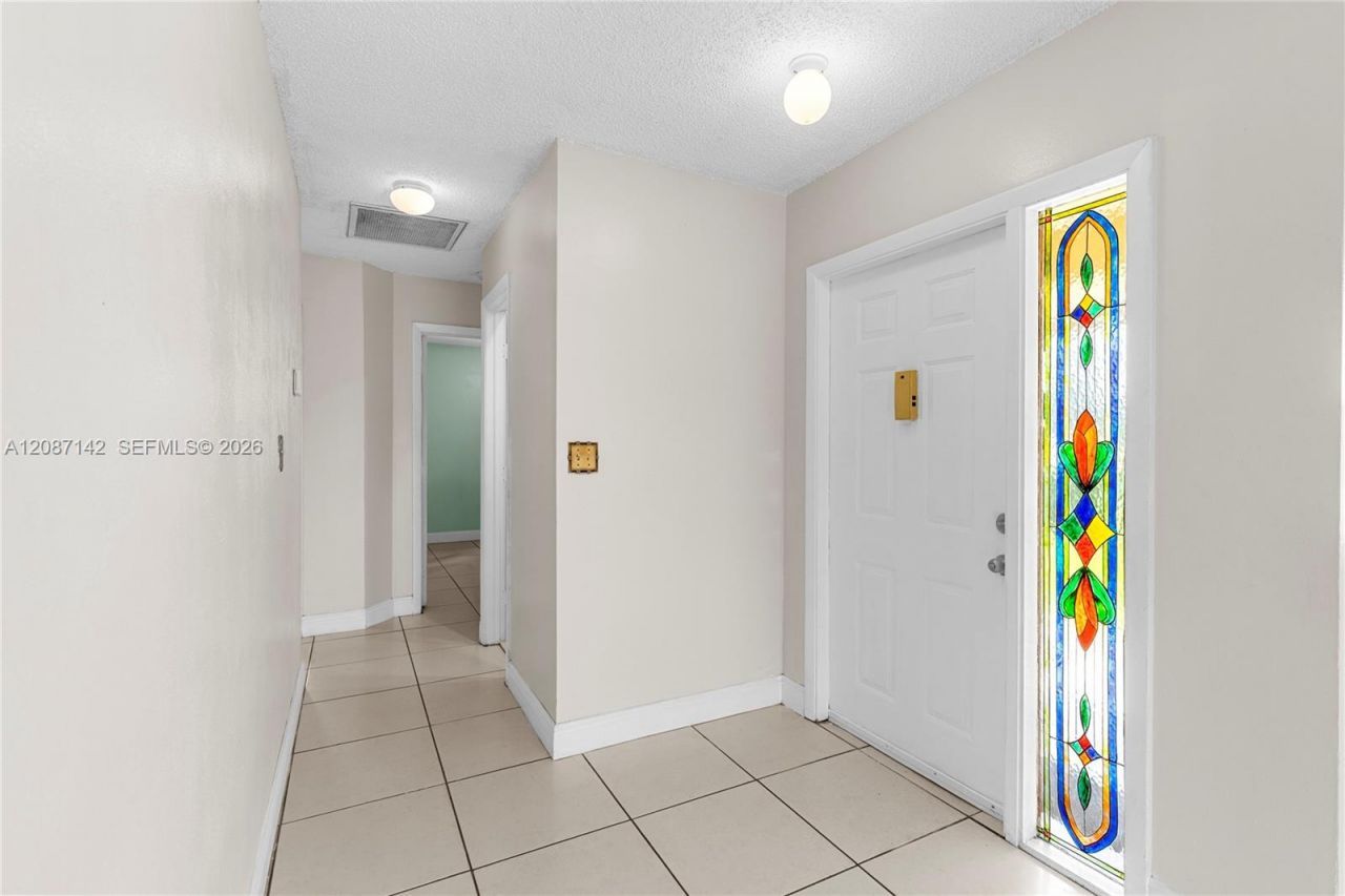 310 SW 96th Ter, Pembroke Pines, FL 33025 Photo