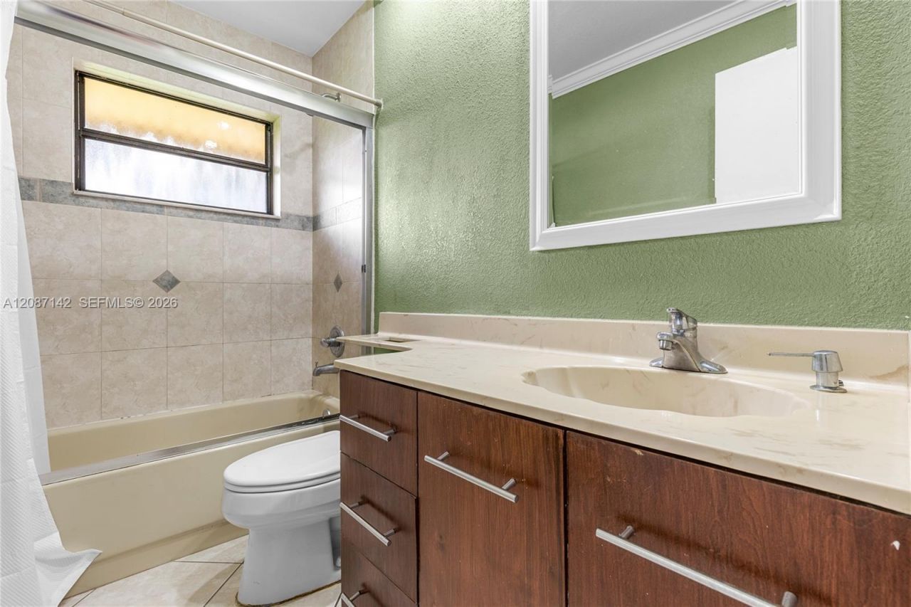 310 SW 96th Ter, Pembroke Pines, FL 33025 Photo