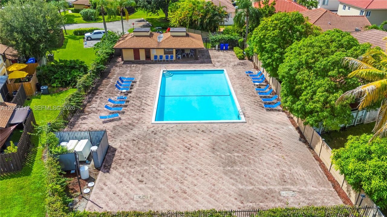 310 SW 96th Ter, Pembroke Pines, FL 33025 Photo