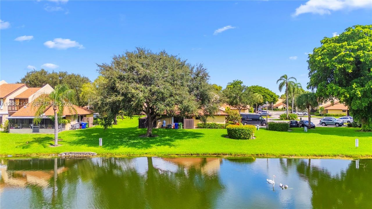 310 SW 96th Ter, Pembroke Pines, FL 33025 Photo