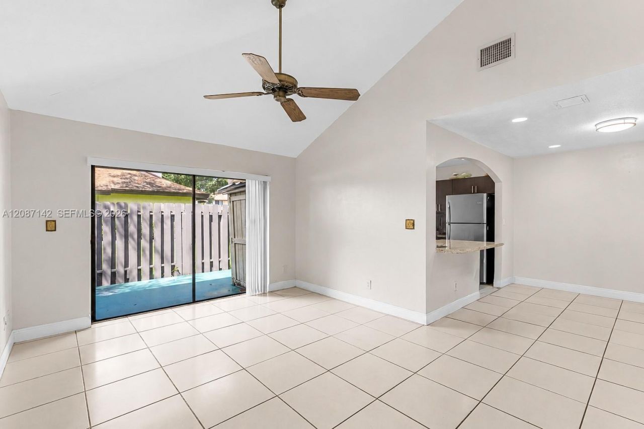 310 SW 96th Ter, Pembroke Pines, FL 33025 Photo
