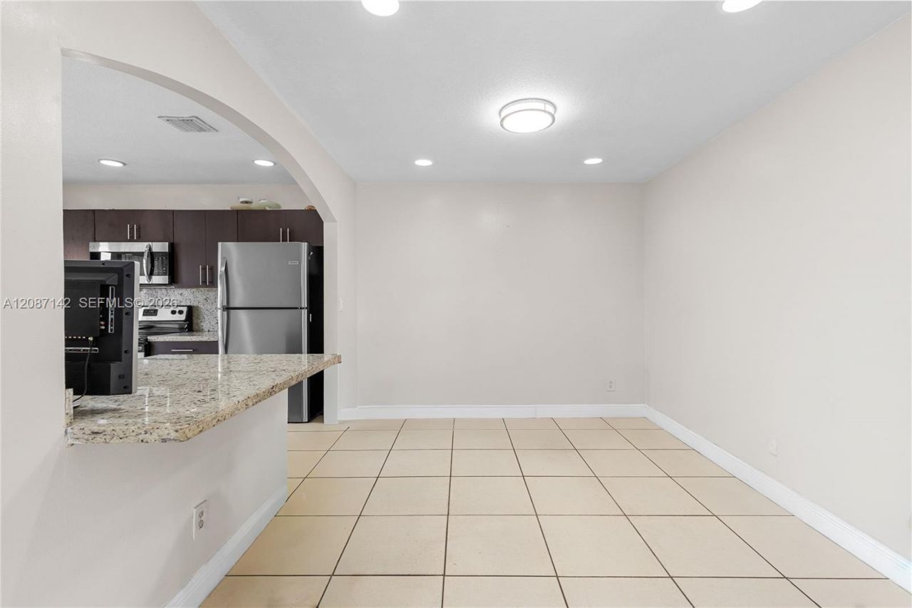310 SW 96th Ter, Pembroke Pines, FL 33025 Photo