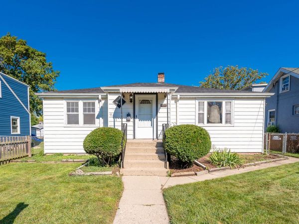 924 Broadway Avenue, North Chicago, IL 60064
