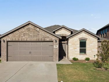9916 Ginkgo Lane, Fort Worth, TX 76036