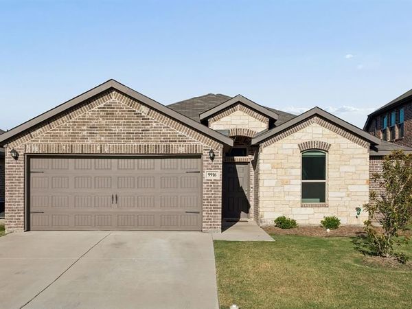 9916 Ginkgo Lane, Fort Worth, TX 76036
