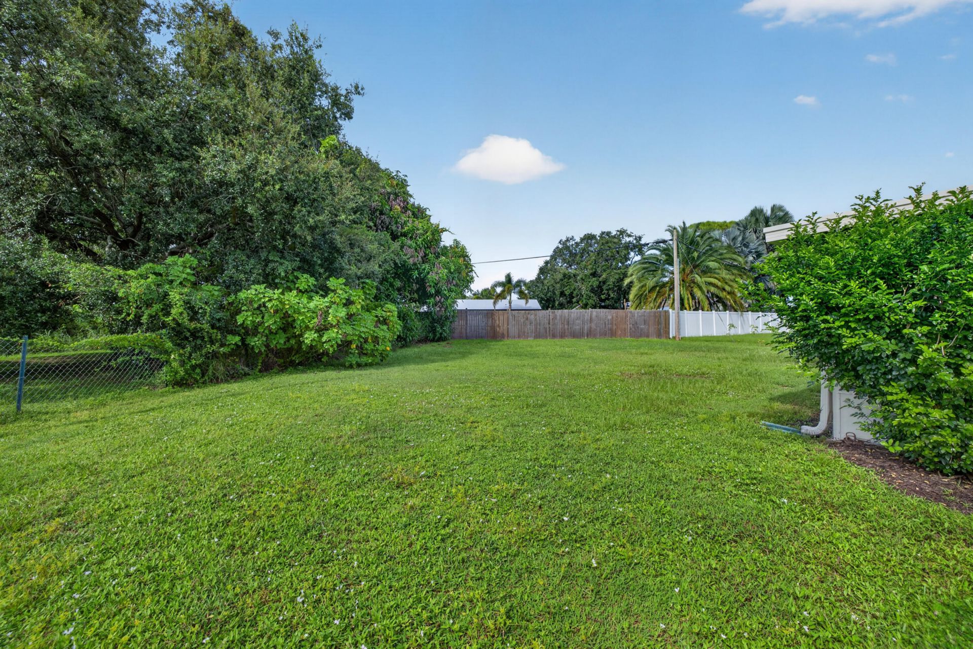 1425 SE Minorca Avenue, Port Saint Lucie, FL 34952 Photo