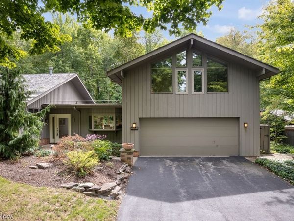 800 Windward Drive, Unit 37, Aurora, OH 44202
