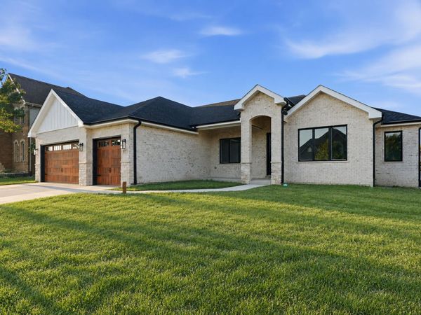 87 Primrose Drive, Dyer, IN 46311