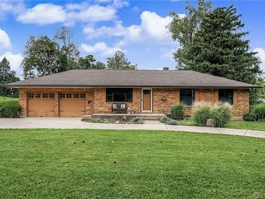345 Ginghamsburg Road, Tipp City, OH 45371