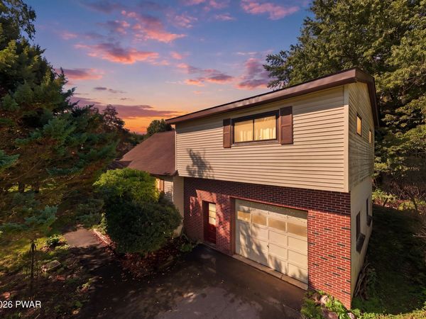 111 Prospect Street, Waymart, PA 18472