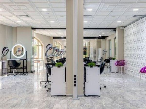 3 Location Beauty Salon, Miami, FL 33188