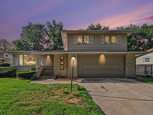 906 N Rainbow Drive , Glenwood, IL 60425