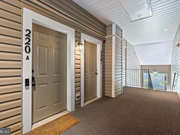 220 FALLSGROVE BOULEVARD, Unit 3, ROCKVILLE, MD 20850