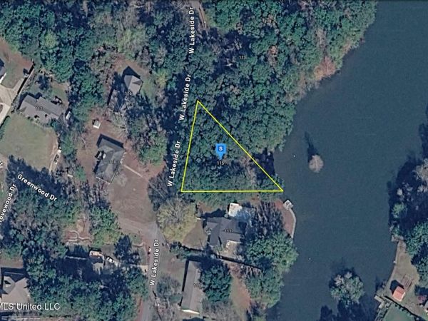 115 W Lakeside Drive, Hattiesburg, MS 39402