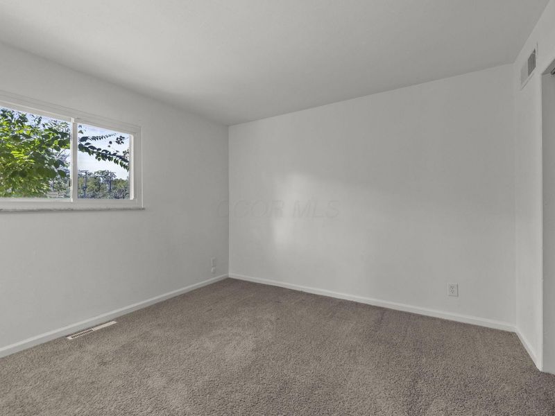 5029 Brinwood Place, Columbus, OH 43232 Photo 16