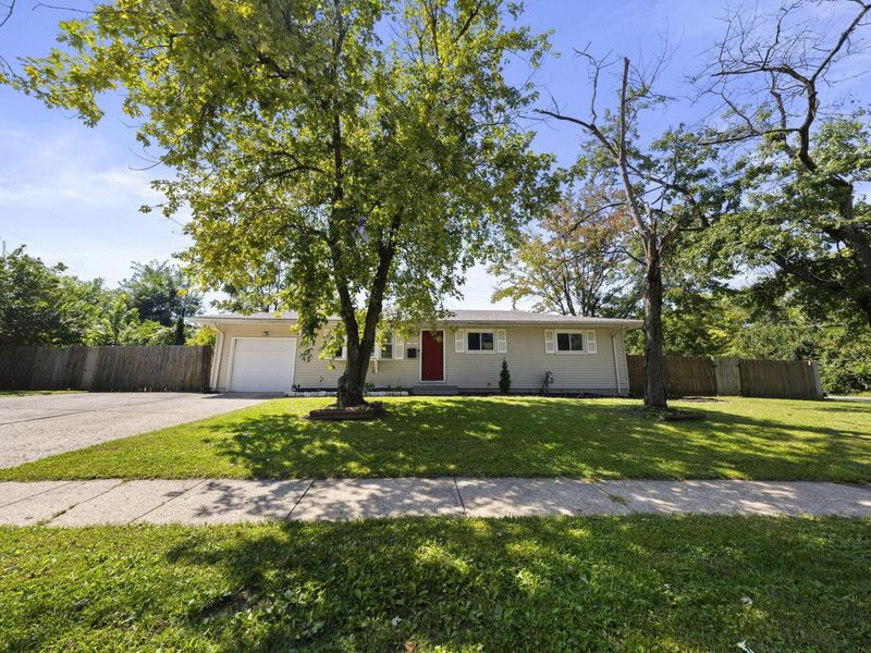 5029 Brinwood Place, Columbus, OH 43232 Photo 2