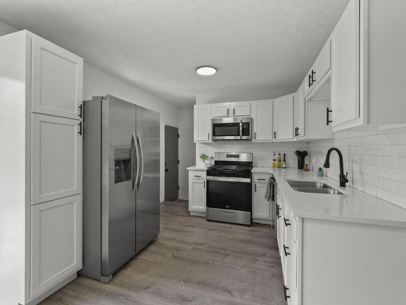 5029 Brinwood Place, Columbus, OH 43232 Photo 4