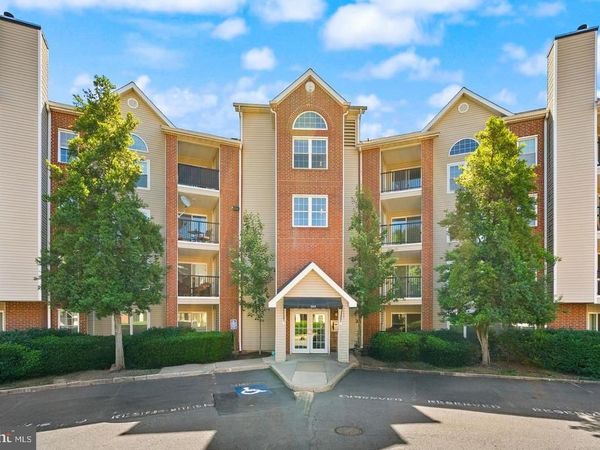 3313 WYNDHAM CIRCLE, Unit 3209, ALEXANDRIA, VA 22302