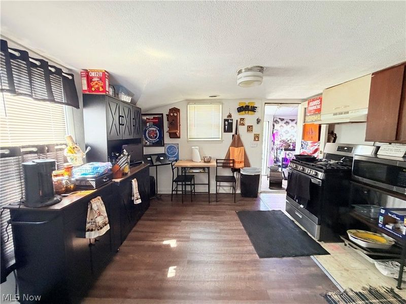 678 Thomas Street, Toledo, OH 43609 Photo 6