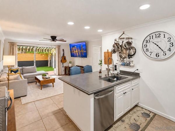 8022 Linda Vista Rd., Unit 1M, San Diego, CA 92111