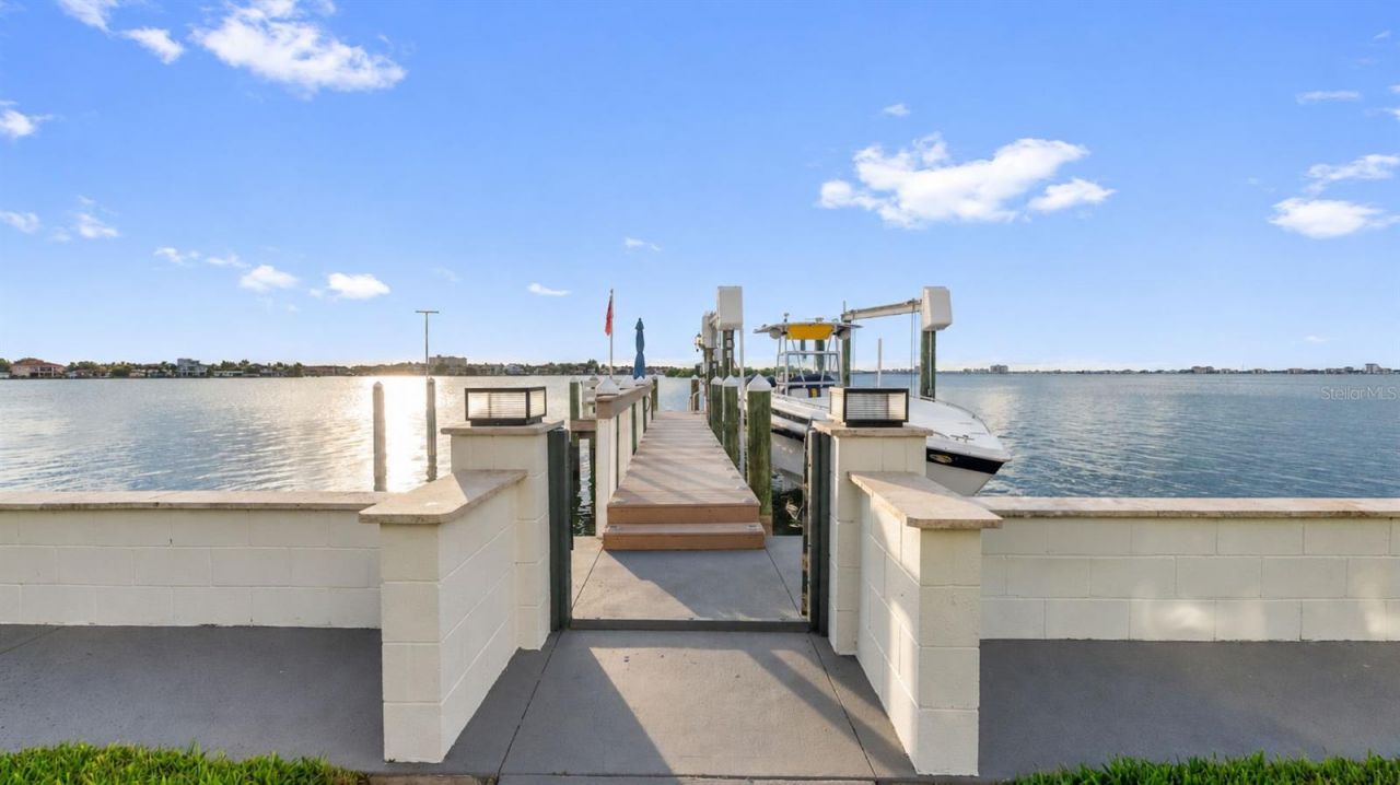 7008 S Shore Drive S, South Pasadena, FL 33707 Photo