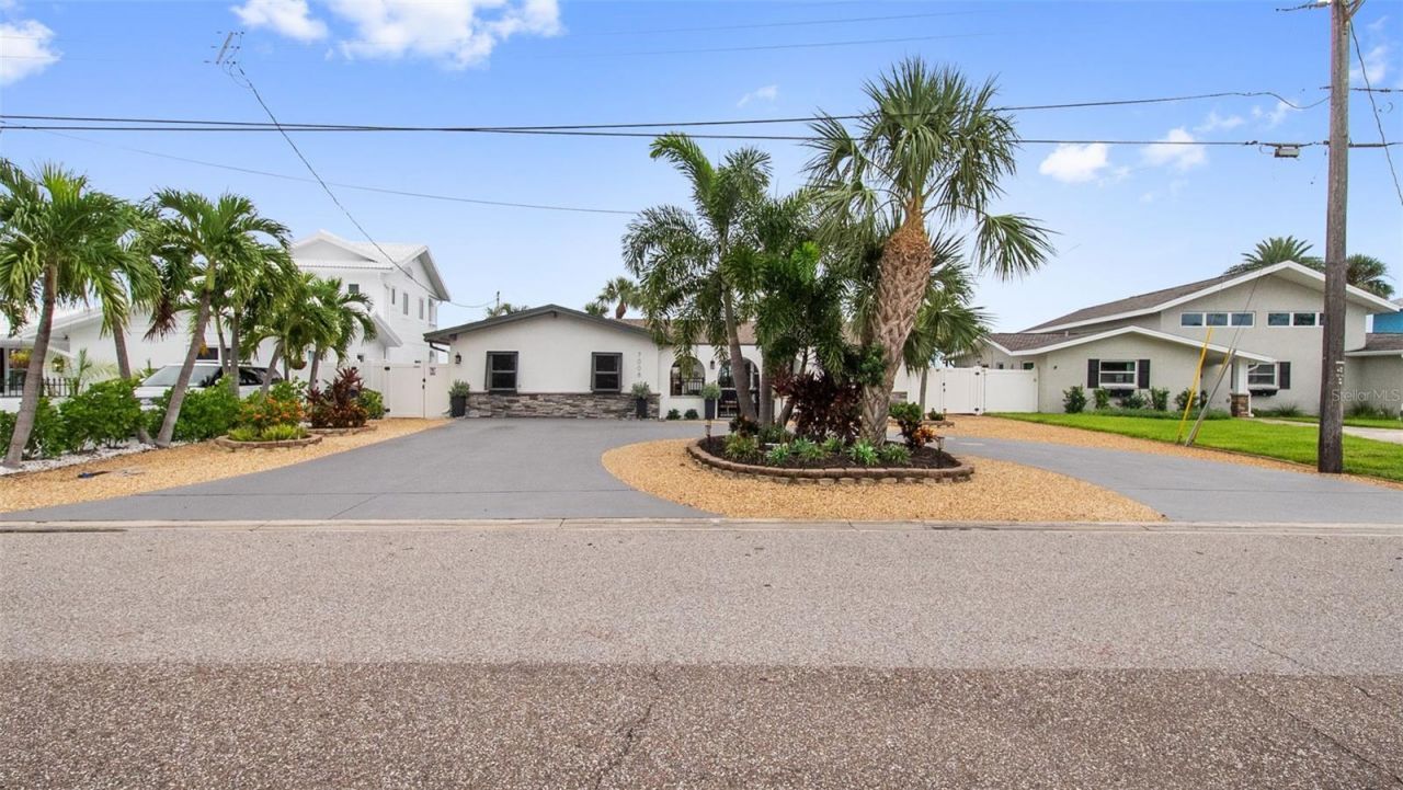 7008 S Shore Drive S, South Pasadena, FL 33707 Photo