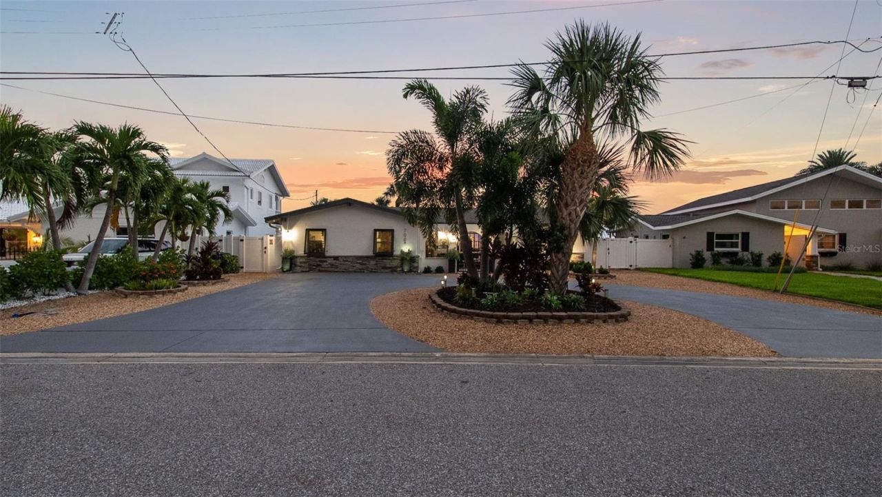 7008 S Shore Drive S, South Pasadena, FL 33707 Photo