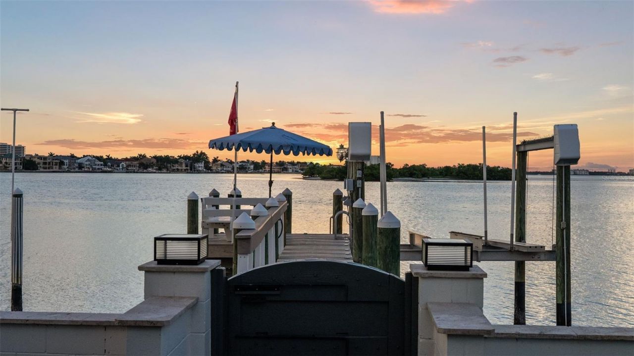 7008 S Shore Drive S, South Pasadena, FL 33707 Photo