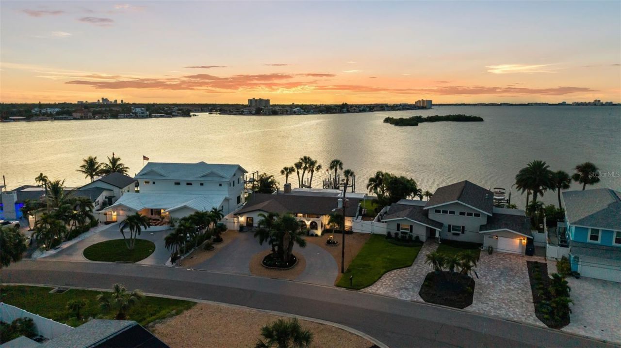 7008 S Shore Drive S, South Pasadena, FL 33707 Photo