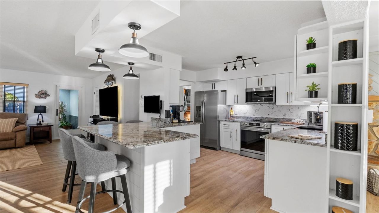7008 S Shore Drive S, South Pasadena, FL 33707 Photo