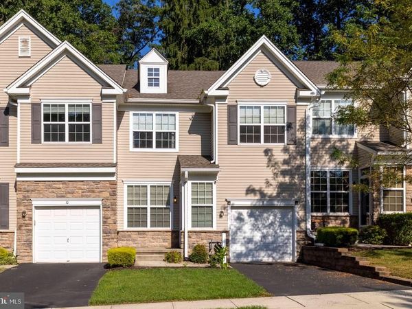 8 JAMIES COURT, WARMINSTER, PA 18974