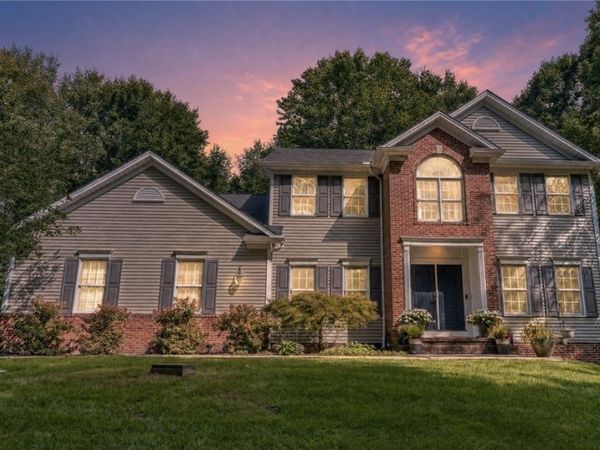 18131 Greatwood Lane, Chagrin Falls, OH 44023