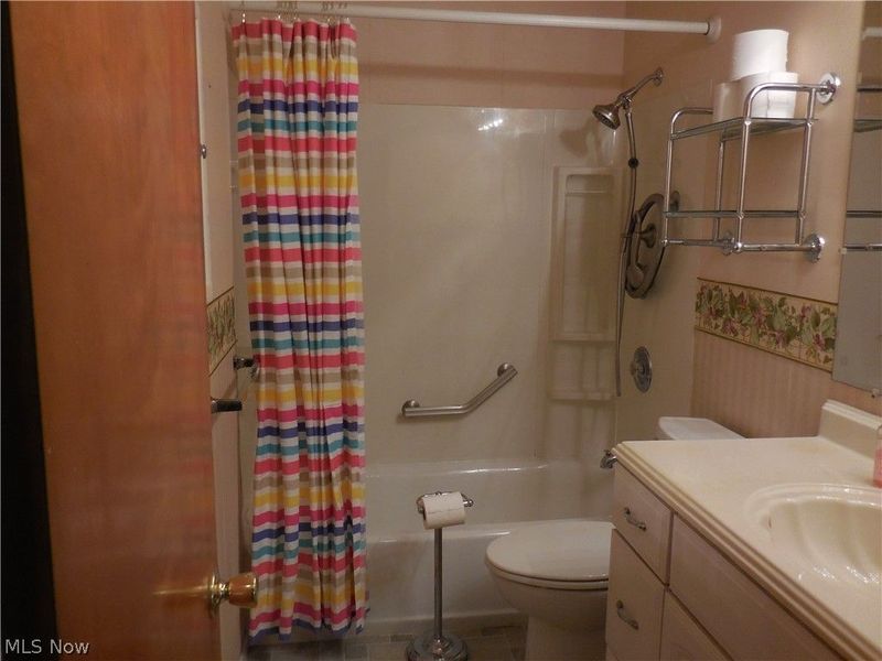 1554 Empire Road, Wickliffe, OH 44092 Photo 10