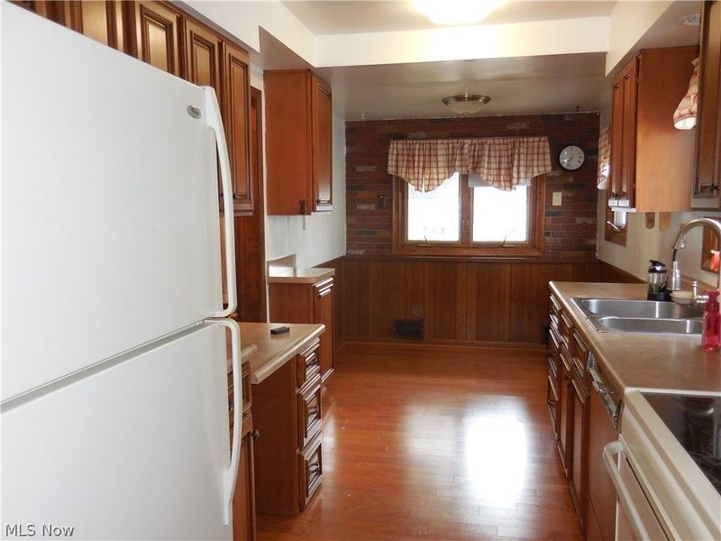1554 Empire Road, Wickliffe, OH 44092 Photo 11