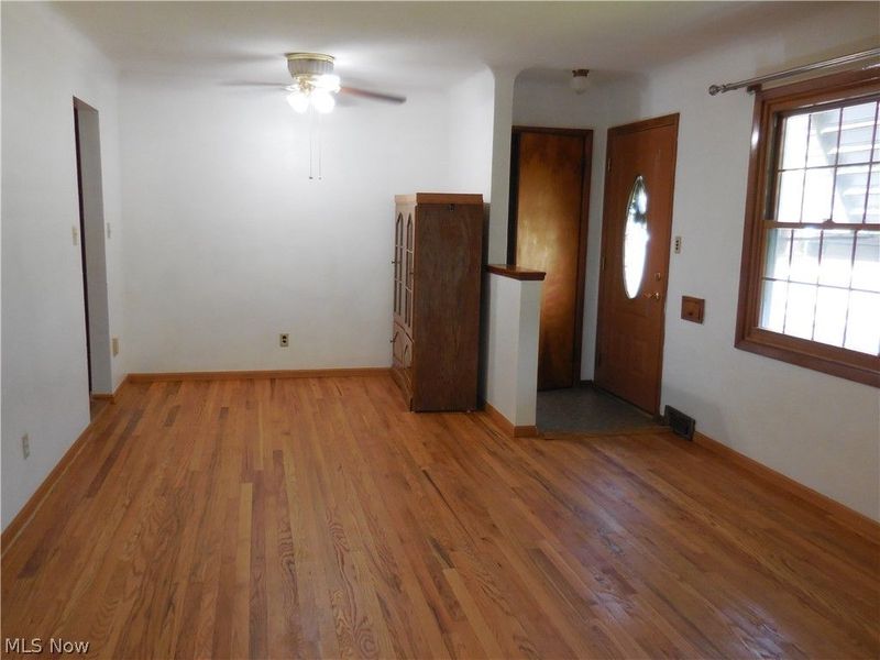 1554 Empire Road, Wickliffe, OH 44092 Photo 3