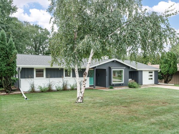 225 Crestwood Dr, Sheboygan Falls, WI 53085