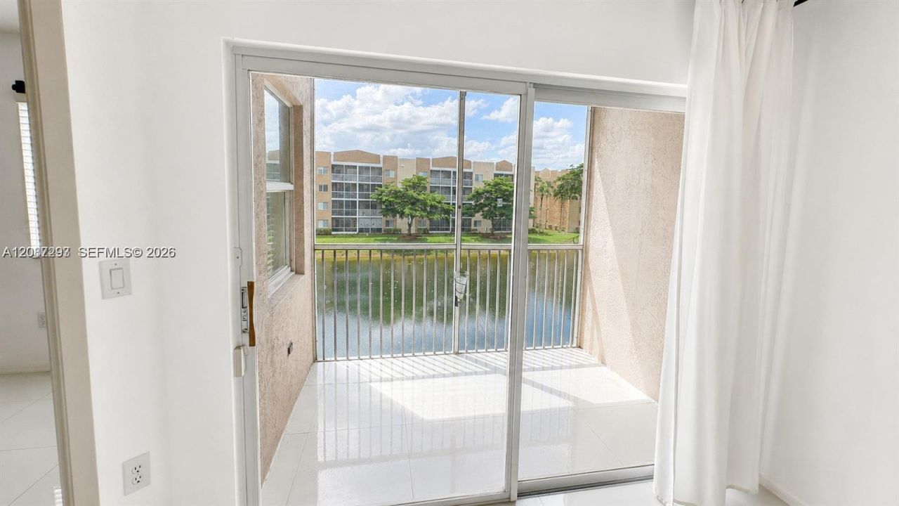 9560 Weldon Cir, Unit J308, Tamarac, FL 33321 Photo